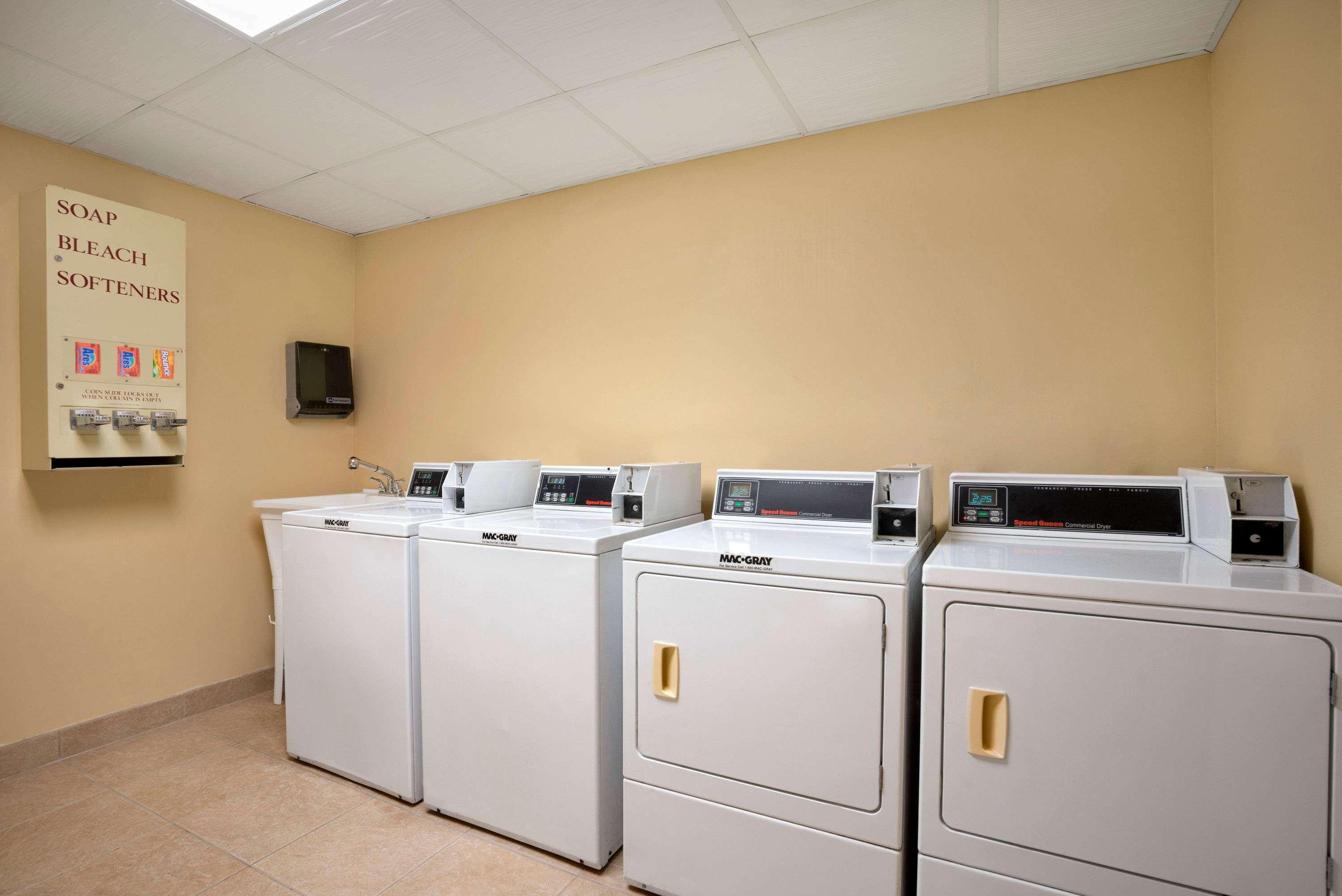 Days Inn By Wyndham Jacksonville Airport Ngoại thất bức ảnh