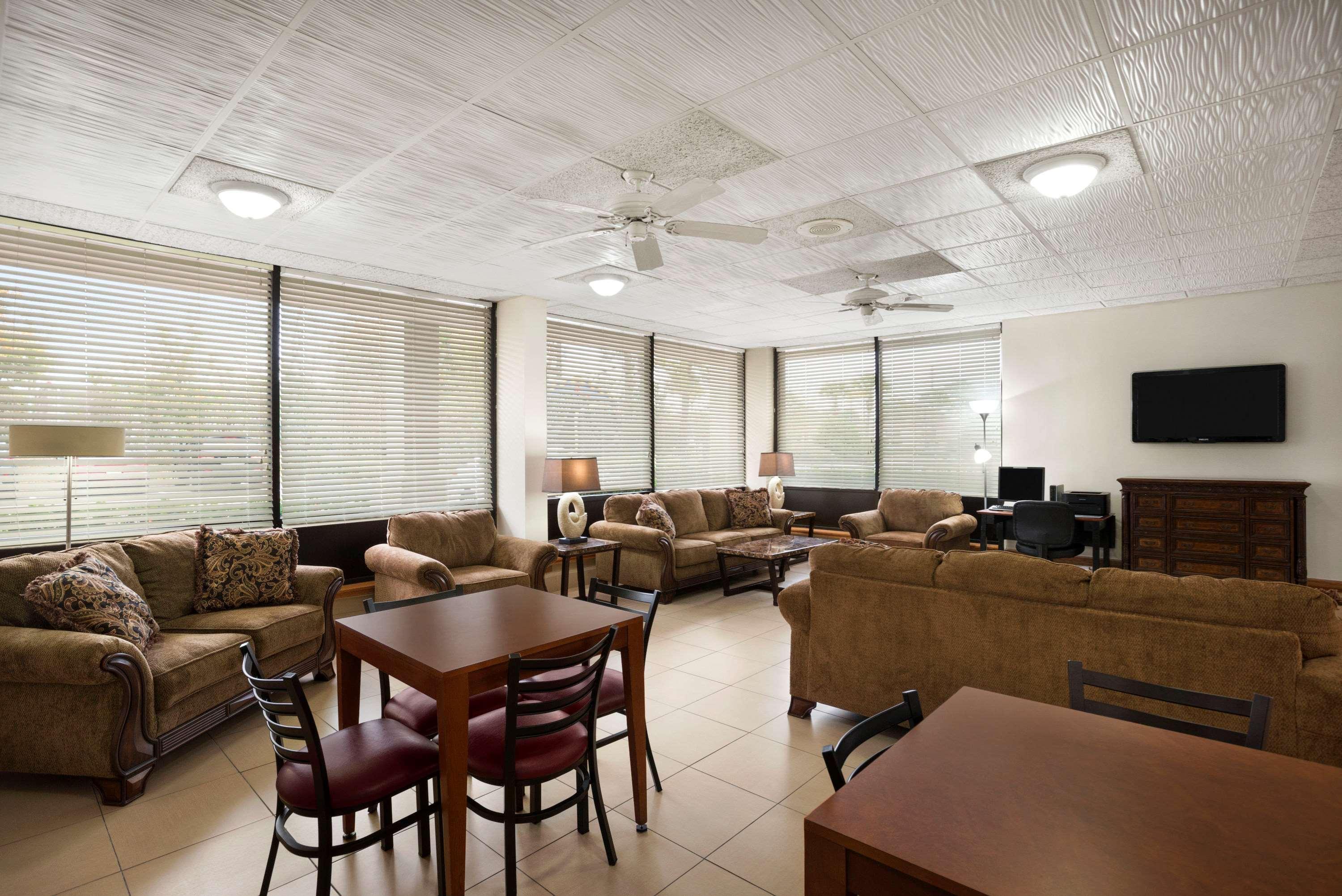 Days Inn By Wyndham Jacksonville Airport Ngoại thất bức ảnh